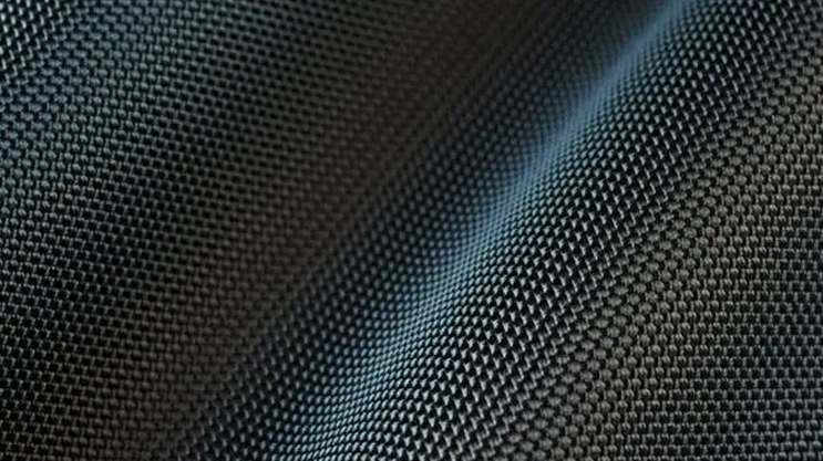 飞秒激光技术在碳纤维材料加工中的精密应用